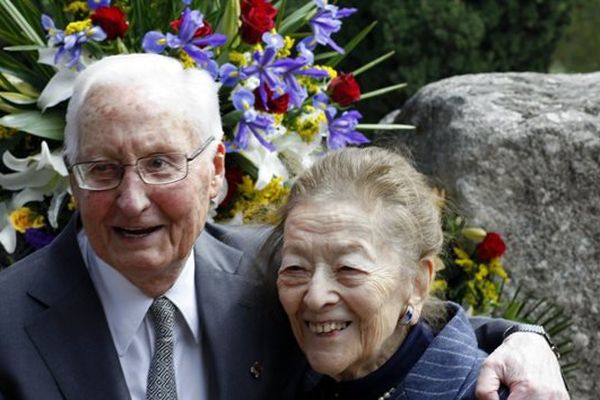 Charles-Emile Loo au côté d'Edmonde Charles-Roux disparue en janvier 2016 elle était l'épouse de Gaston Defferre. Une photo prise en 2011 pour la commémoration de la mort de Gaston Defferre 