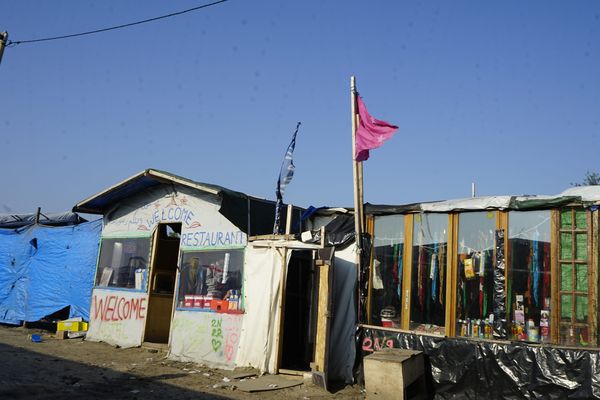 Un restaurant dans la "Jungle" de Calais.