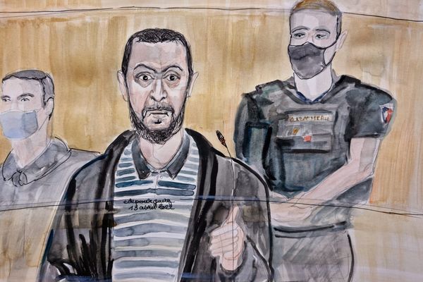 Salah Abdeslam au procès des attentats du 13 novembre 2015, le mercredi 13 avril 2022 au palais de justice historique de Paris sur l’île de la Cité.