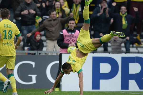 Yacine Bammou célèbre le but marqué contre Guingamp le1er mars 2015