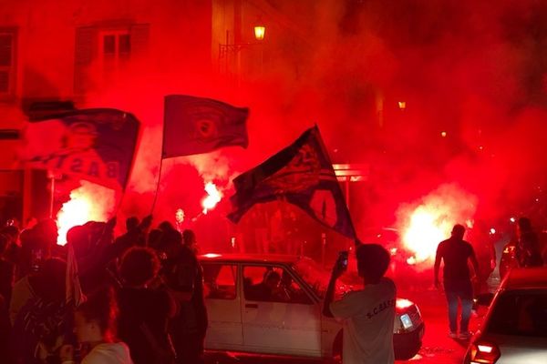 Les supporters bastiais ont embrasé le boulevard Paoli hier soir