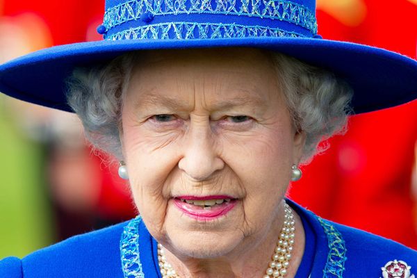 Elizabeth II va-t-elle devoir affronter le premier mouvement social de son personnel ?