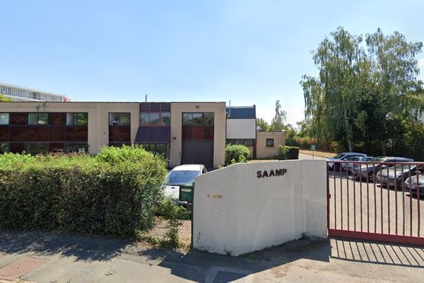 Une prise d'otage a été menée à Limonest près de Lyon vendredi 27 janvier par une bande de 5 malfaiteurs, activement recherchés. Le butin était un stock de 20 à 30 kg d'or selon le parquet.