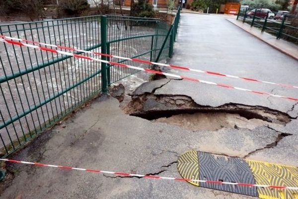 De nombreuses routes ont été coupées en Corse-du-Sud en raison des intempéries