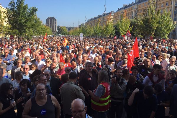 Plusieurs milliers de personnes se sont rassemblées à Belfort. 