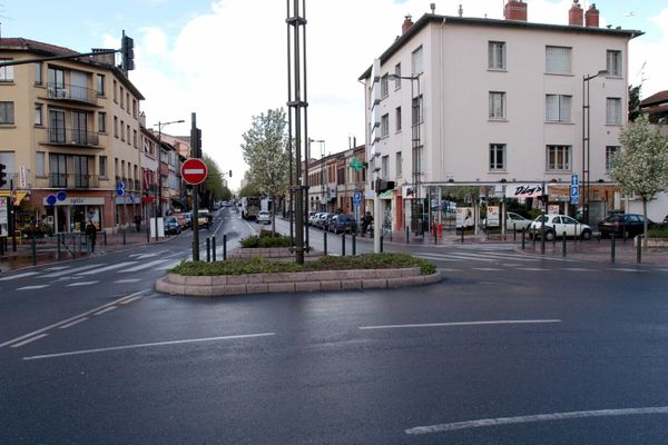 Un homme de 43 ans a été tué suite à un coup de couteau dans un appartement situé avenue de Muret à Toulouse en Haute-Garonne ce vendredi 2 août 2024. Une femme a été interpellée et placée en garde à vue.