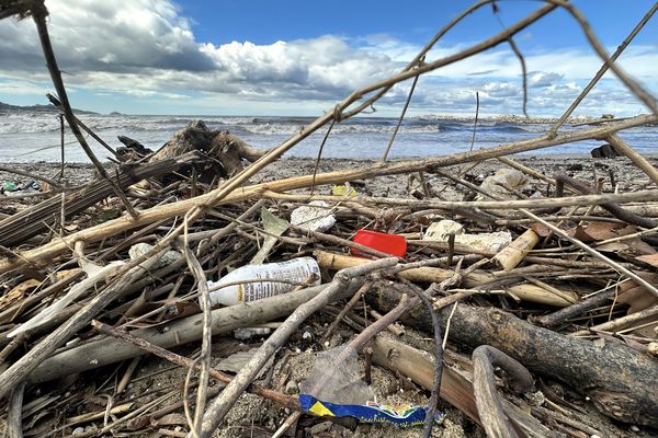 Aujourd'hui, 80 % des déchets plastiques retrouvés en mer proviennent de la terre et notamment des fleuves.