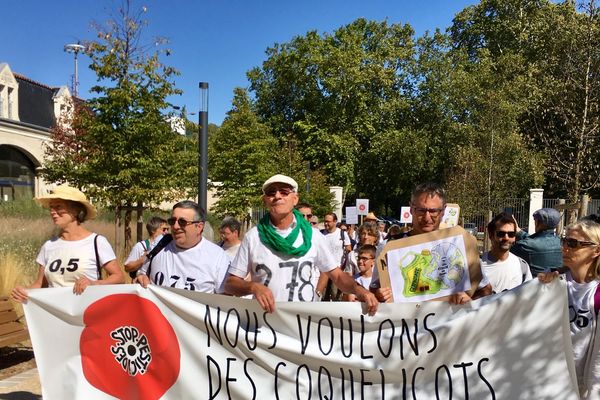 Les "pisseurs" de glyphosate devant le tribunal de Poitiers