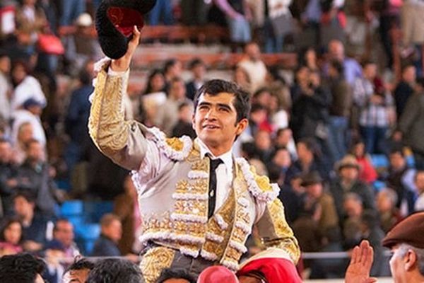 Troisième sortie en triompha consécutive de la plus grande arène du monde pour Joselito Adame.