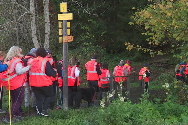 Une battue citoyenne a débuté, ce mardi 29 octobre, à proximité du Fort de Tamié, en Savoie, pour retrouver des traces de Jean-Christophe Morin et Ahmed Hamadou.