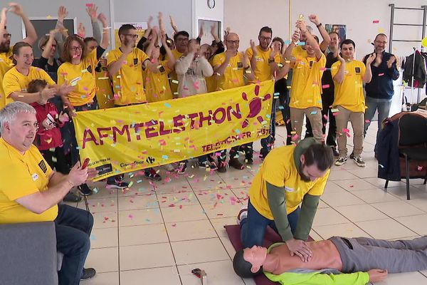 Près de 3 000 euros de dons ont été récoltés par les bénévoles de Neuville-du-Poitou (Vienne).