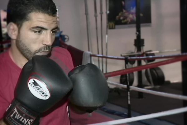 À 34 ans, Karim Achour a décidé de mettre un terme à sa carrière de boxeur professionnel. 