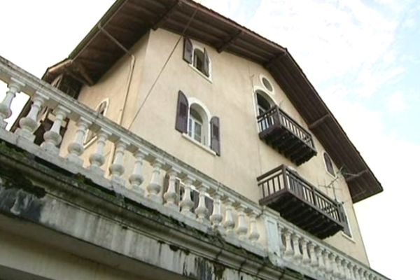 C'est dans le garage de cette maison que les corps avaient été retrouvés