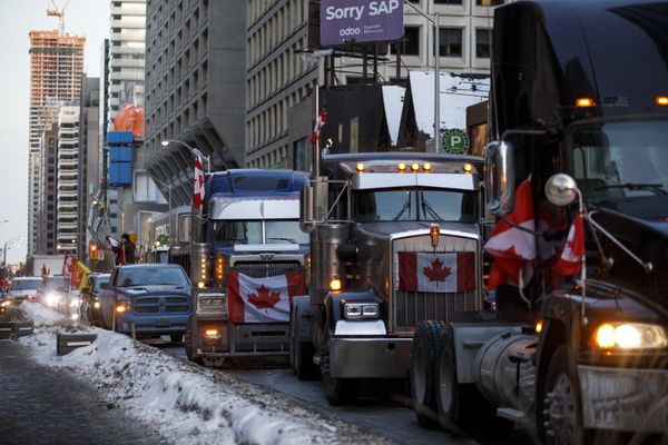 Le "convoi de la liberté" en France est inspiré du mouvement des routiers canadiens "Freedom Convoy 2022". Les Canadiens se sont notamment mobilisés contre l'obligation vaccinale.