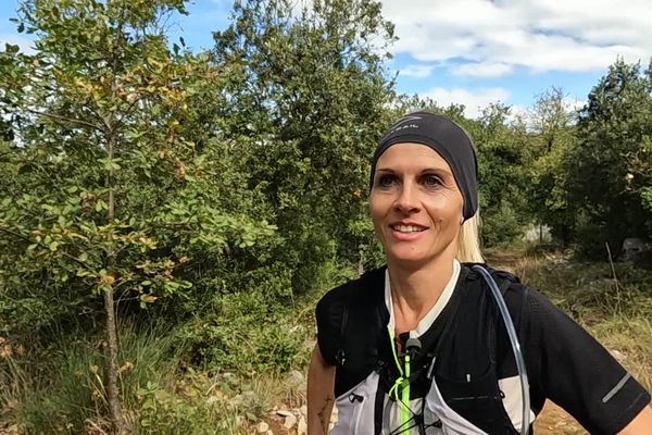 "Gagner, c’est finir cette course" : une maman de 43 ans en route pour les 165 kilomètres de l'UTMB Nice Côte d'Azur.