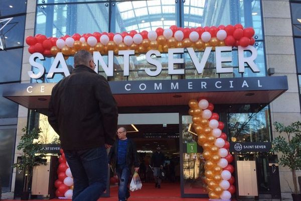 Après des mois de travaux, la nouvelle galerie de restaurants de Saint Sever a été inauguré ce mardi 4 décembre.