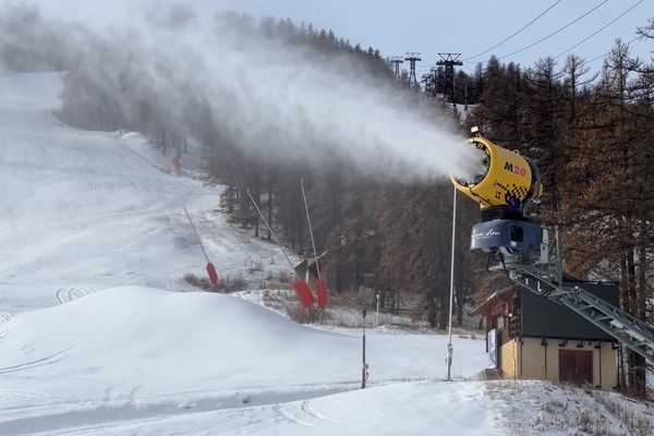 Des canons à neige, nouvelle génération à Serre-Chevalier.