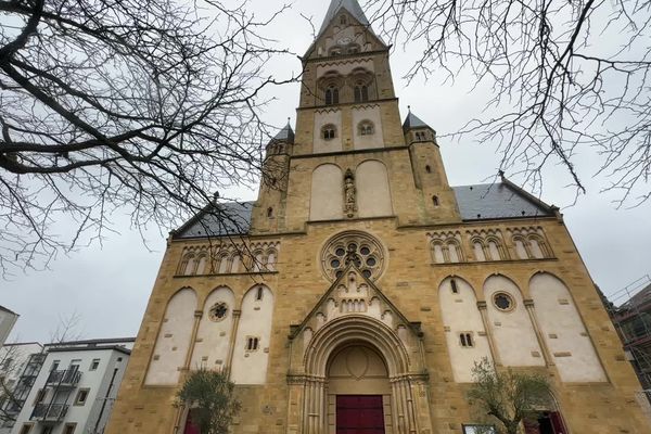 Du 20 février au 23 mars 2025, l’église Saint-Joseph de Montigny-lès-Metz acciueillera le spectacle Terra Mosella.