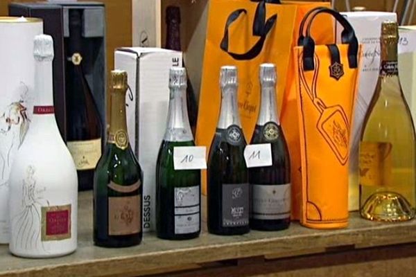 Vente enchères de champagne par le lycée viticole d'Avize (19/12/2012)