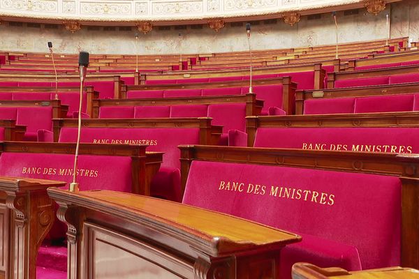 Illustration - Banc des ministres à l'Assemblée nationale.