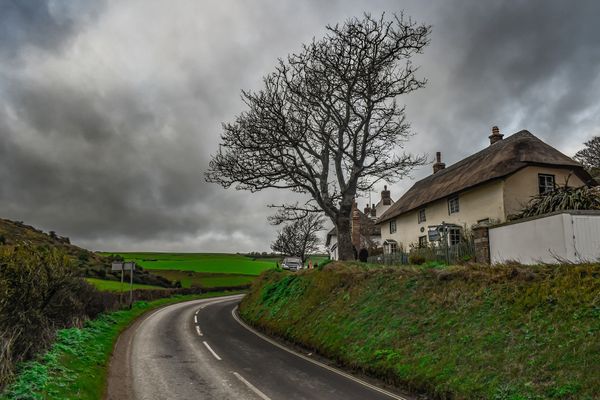 Le ciel est très couvert et donne de fréquentes averses