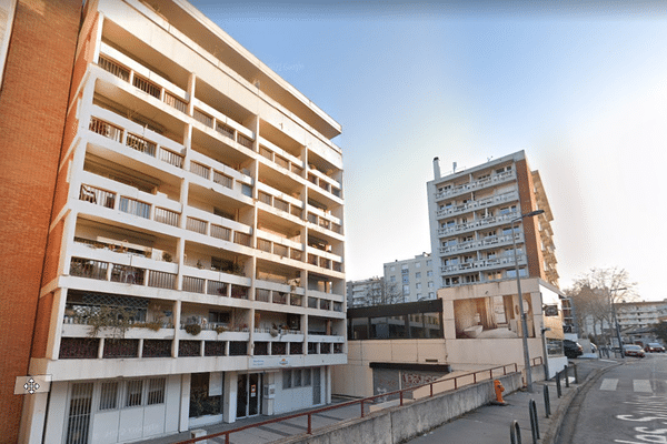 2, rue des Saules à Toulouse, où l'incendie a débuté.