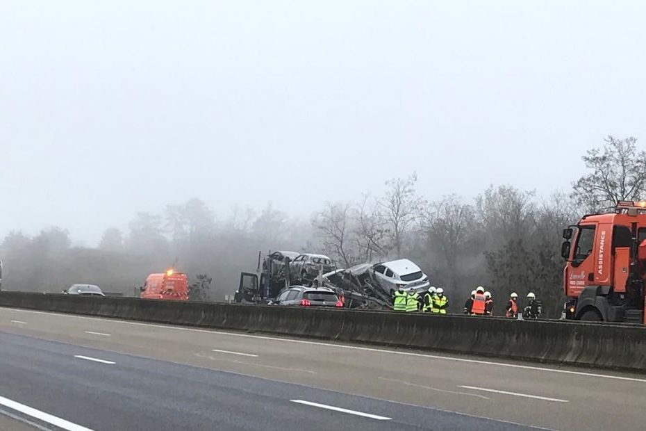 a heavy vehicle catches fire on the A31