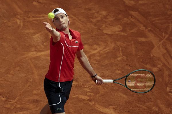 Le Français Ugo Humert lors de sa victoire en 8e de finale du Masters 1000 de Monte-Carlo face à l'Italien Lorenzo Sonego, le 11 avril 2024.