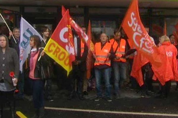 Les agents du Crous à Amiens ont manifesté leur colère ce mardi matin