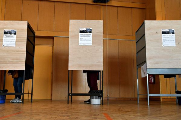 En fin d'après-midi, dimanche 15 mars 2020, le taux de participation aux élections municipales en France était de 38.77 % contre 54.72 % en 2014
