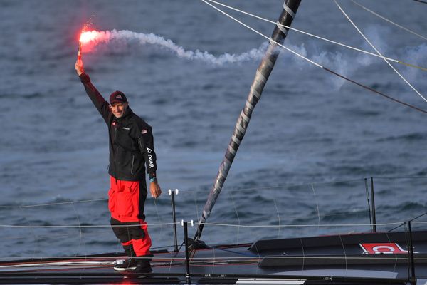 Le skipper Jérémie Beyou arrive premier du  Vendée-Arctique-Les Sables, mardi 14 juillet 2020