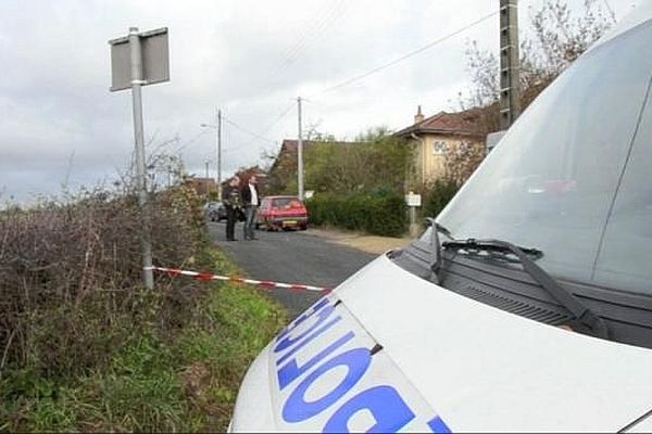 Les enquêteurs ont poursuivi leur travail lundi 5 novembre 2012 (Photo Creusot Infos)