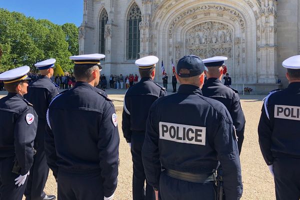 Insigne De Policier. Médaillon Bleu De Sécurité De La Police En