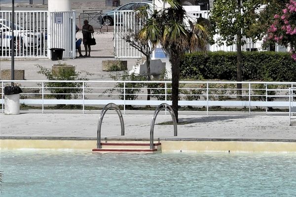 La piscine Nakache ouvre jusqu'à 20 heures.