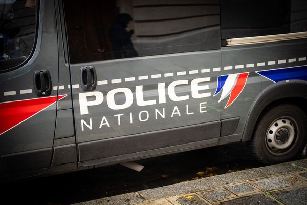 Un juge d'instruction est saisi afin de mener une enquête sur un adolescent de 13 ans soupçonné d'actes sur sa petite sœur de 5 ans dans le nord du Cher.