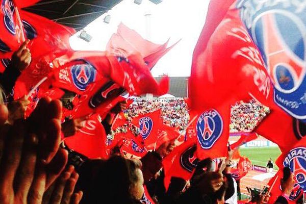 Les supporters de l'équipe féminine du PSG étaient nombreux à Francfort et n'ont pas manqué d'applaudir, malgré la défaite, le très beau parcours des joueuses de la capitale.