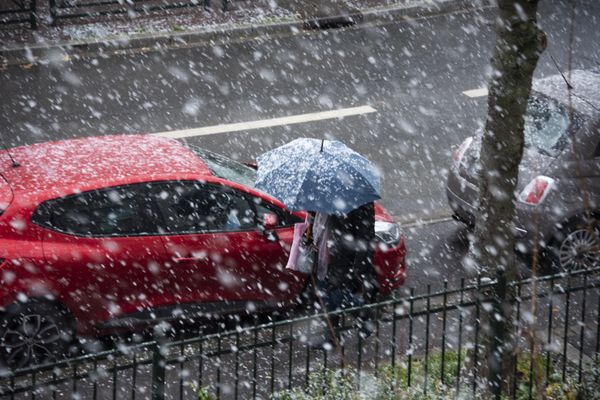 Un riverain qui ne déneige pas devant chez lui risque 150 d'euros d'amende maximum.