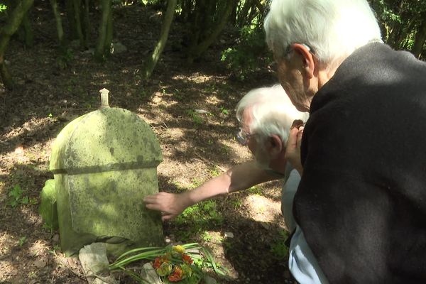 Le cimetière du Petit Paris dans la Drôme a été restauré par l'association Philomène.