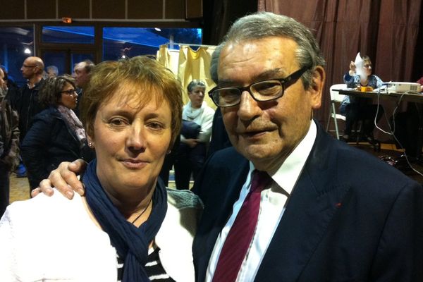 Gérad Dériot et Corinne Trebosc-Coupas lors de l'annonce de leur victoire, à Bourbon L'Archambault. 