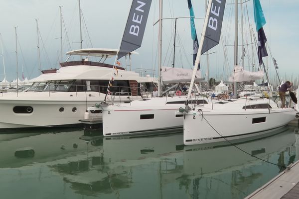 Les premiers bateaux s'installent pour le Grand Pavois.