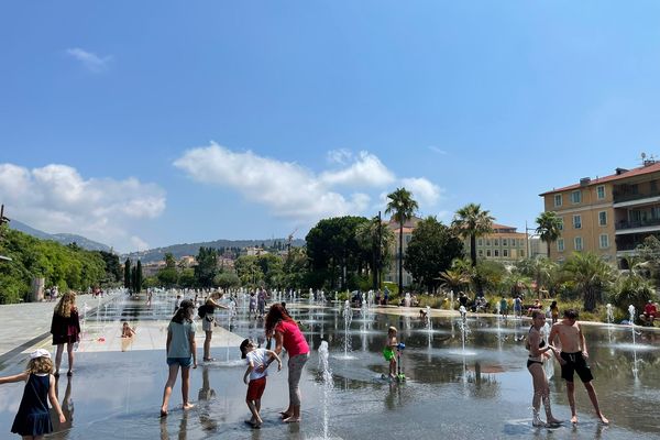 L'alerte canicule va être levée dans les 13 départements du Sud-Est, mardi 26 juillet.