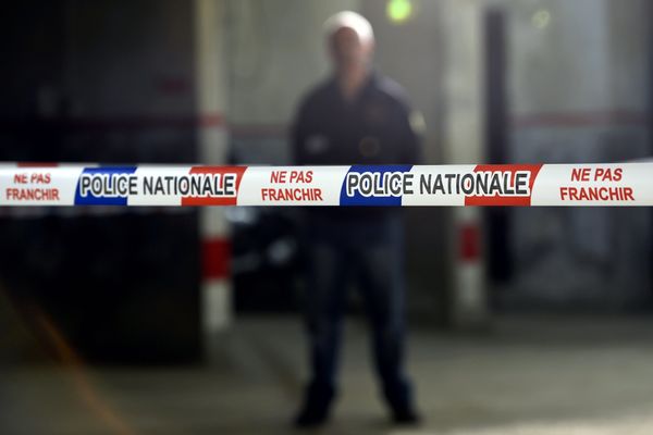 Une enquête de police est ouverte après la découverte de deux corps dans un appartement de Toulouse.