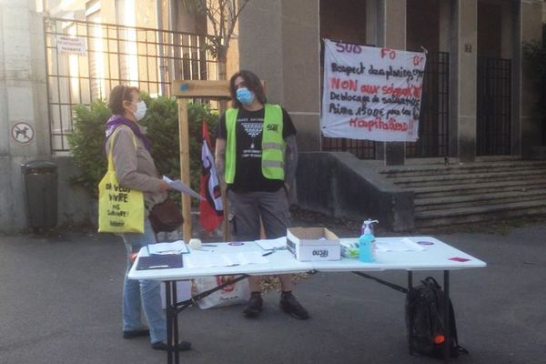 Les agents avec les organisations syndicales FO, SUD et CGT appellent l'ensemble des personnels de l'Hôpital Edouard Herriot à signer une lettre ouverte adressée aux tutelles de la santé publique.