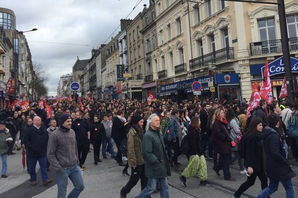 Rassemblement contre la loi Khomri au Mans : 1 500 manifestants (police) 5 à 7 000 (organisateurs) 