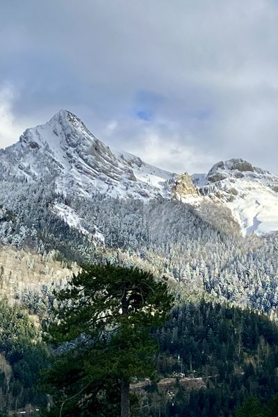 Les aiguilles vertigineuses qui surplombent le vallon de la Jarjatte