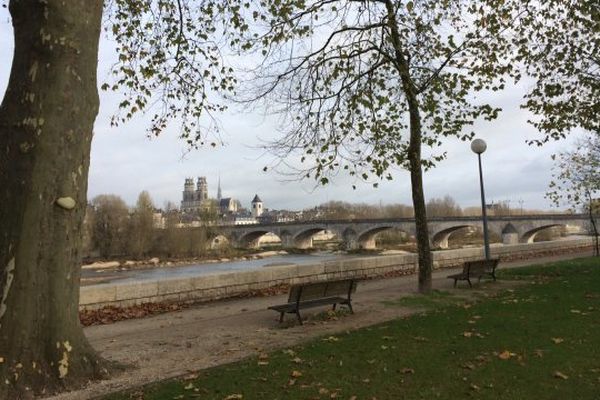 Orléans vue de la rive sud