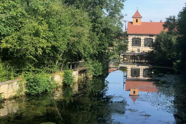 Le moulin à Dannemoine est une micro-centrale électrique à l’arrêt faute d’eau.
