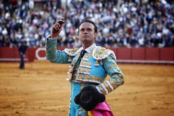 Une oreille pour Ferrera, un des toreros les plus en vue de cette feria de Séville