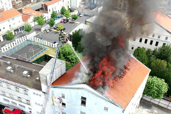 Grâce au drone, les sapeurs-pompiers ont une meilleure lecture du lieu où ils doivent intervenir.