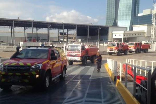 Les équipes du SDIS 07 à leur embarcation à Marseille.